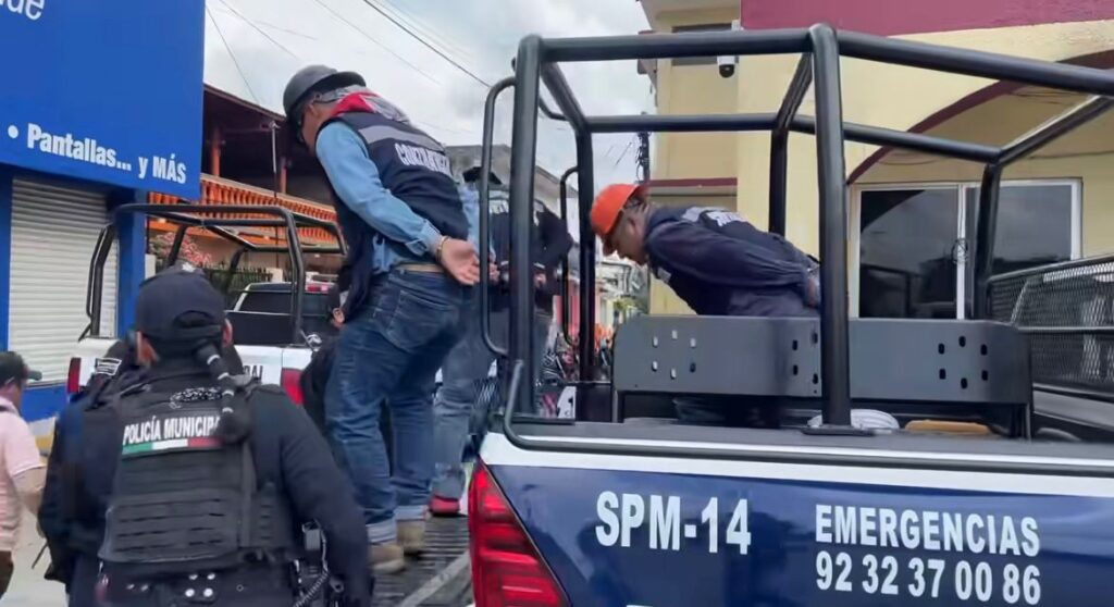 Caen en Las Choapas tres falsos trabajadores de CFE que extorsionaban a ...